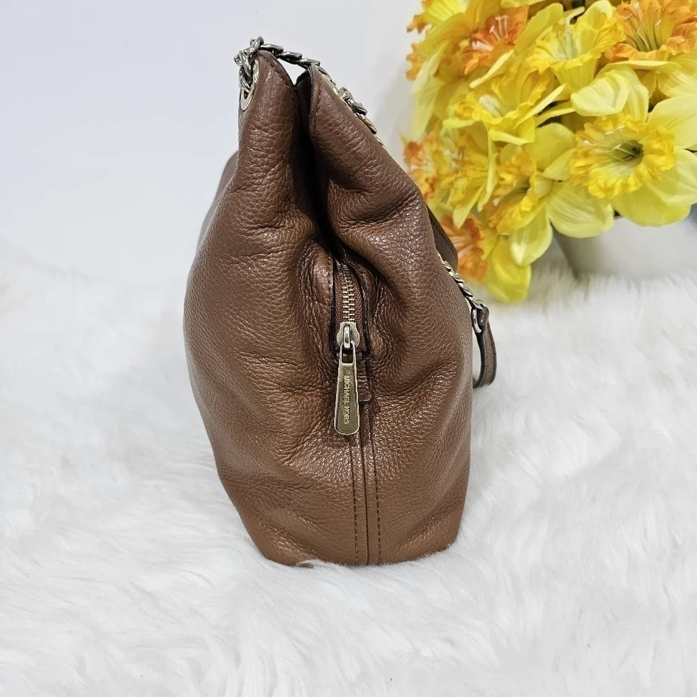 Michael Kors jet set large shoulder brown leather bag